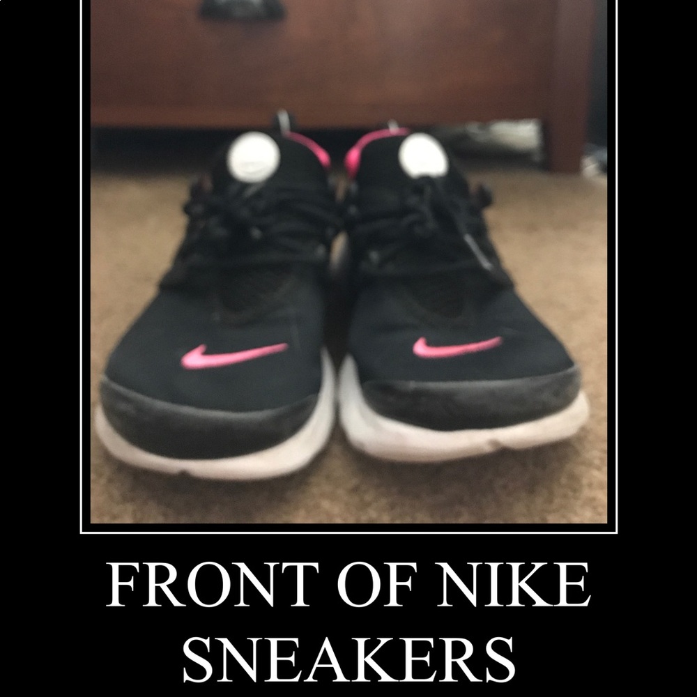 Size 3 Nike girl's sneakers.