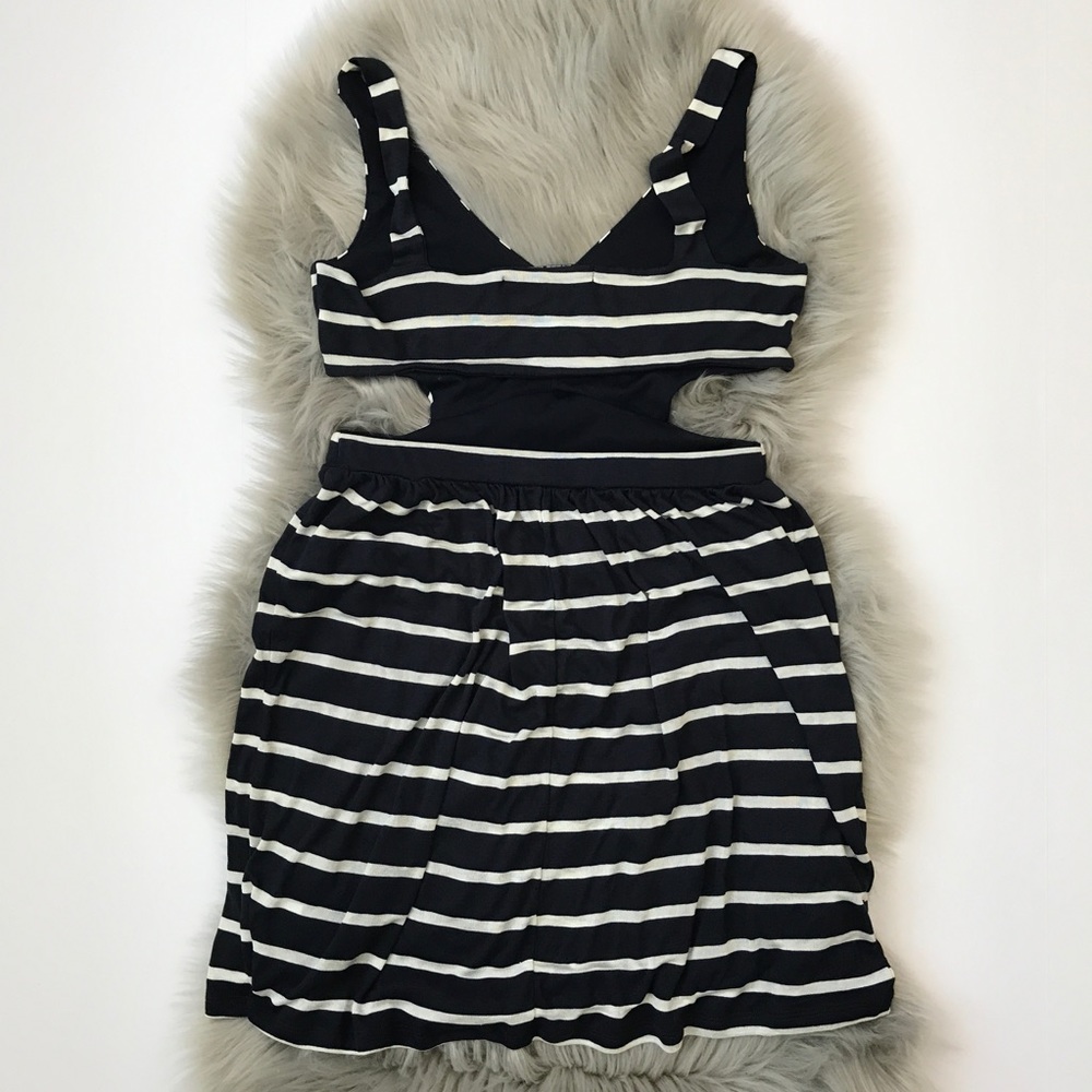 Ocean Drive Striped Back Cutout Dress NWOT - Picture 4 of 7