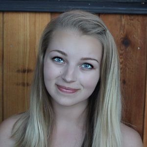 Meet your Posher, Elissa