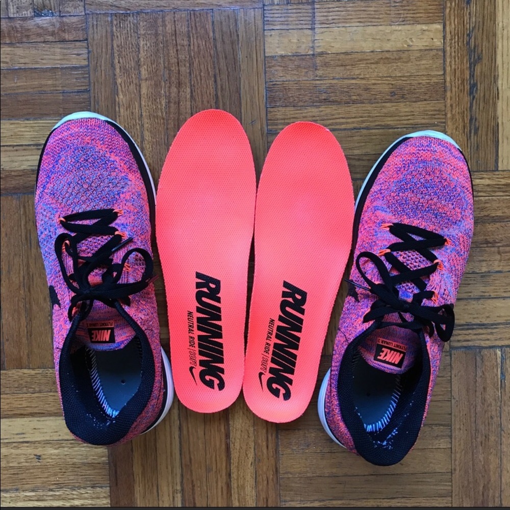 Nike tennis shoes