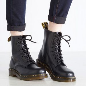 1460 Smoothe Black Doc Marten