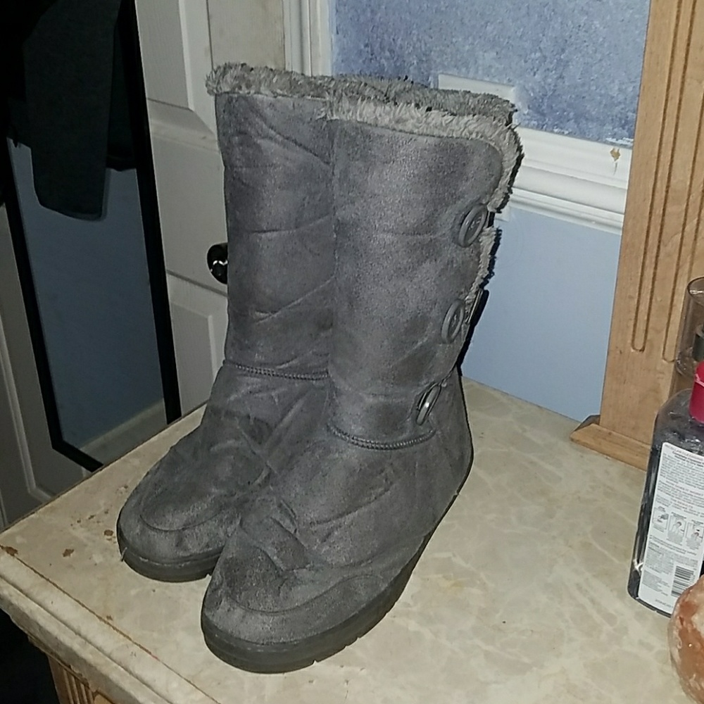 Grey button winter boots