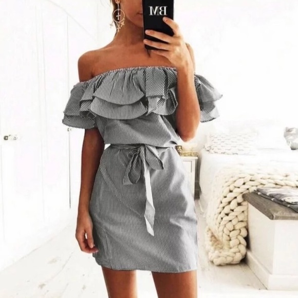 🏖Shoulder off holiday Ruffle dress with belt 💙 - Picture 4 of 6