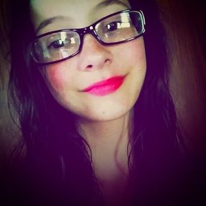 Meet your Posher, Mikayla kia