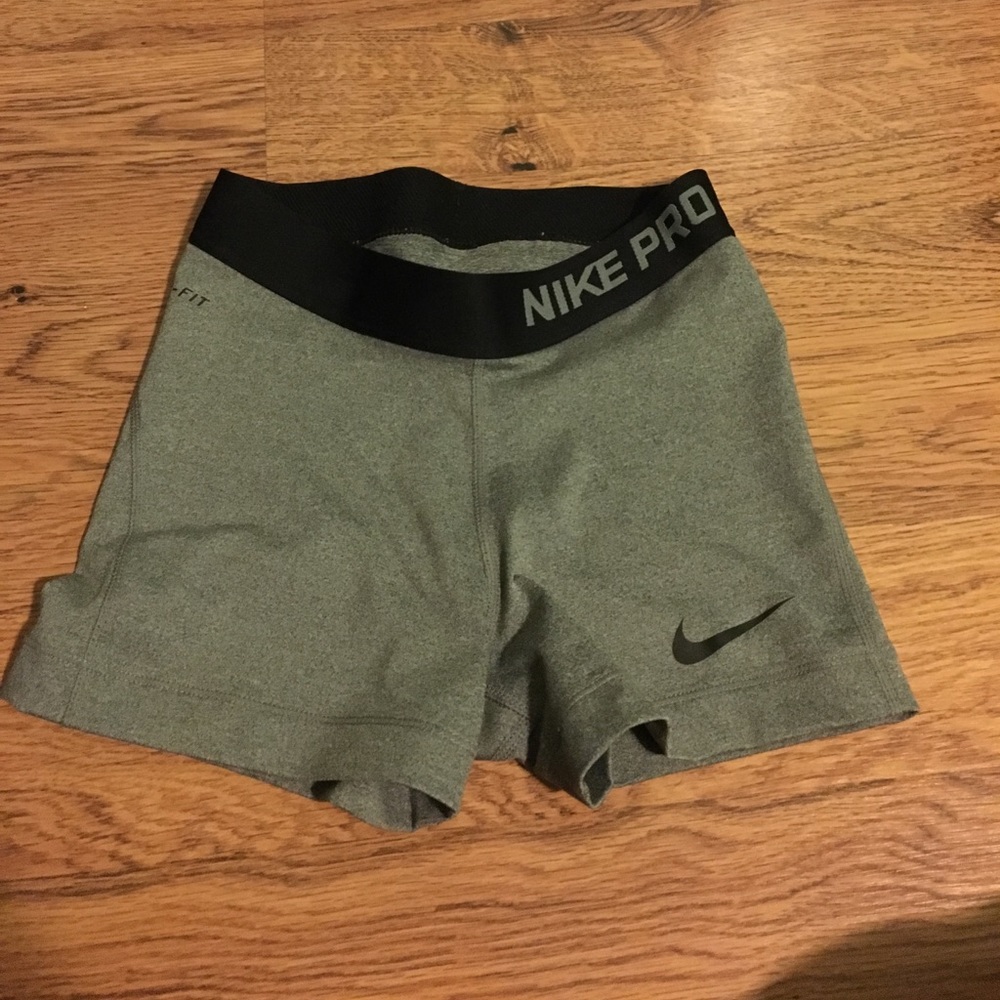 Nike Pro