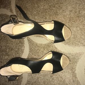 Jessica Simpson black wedges