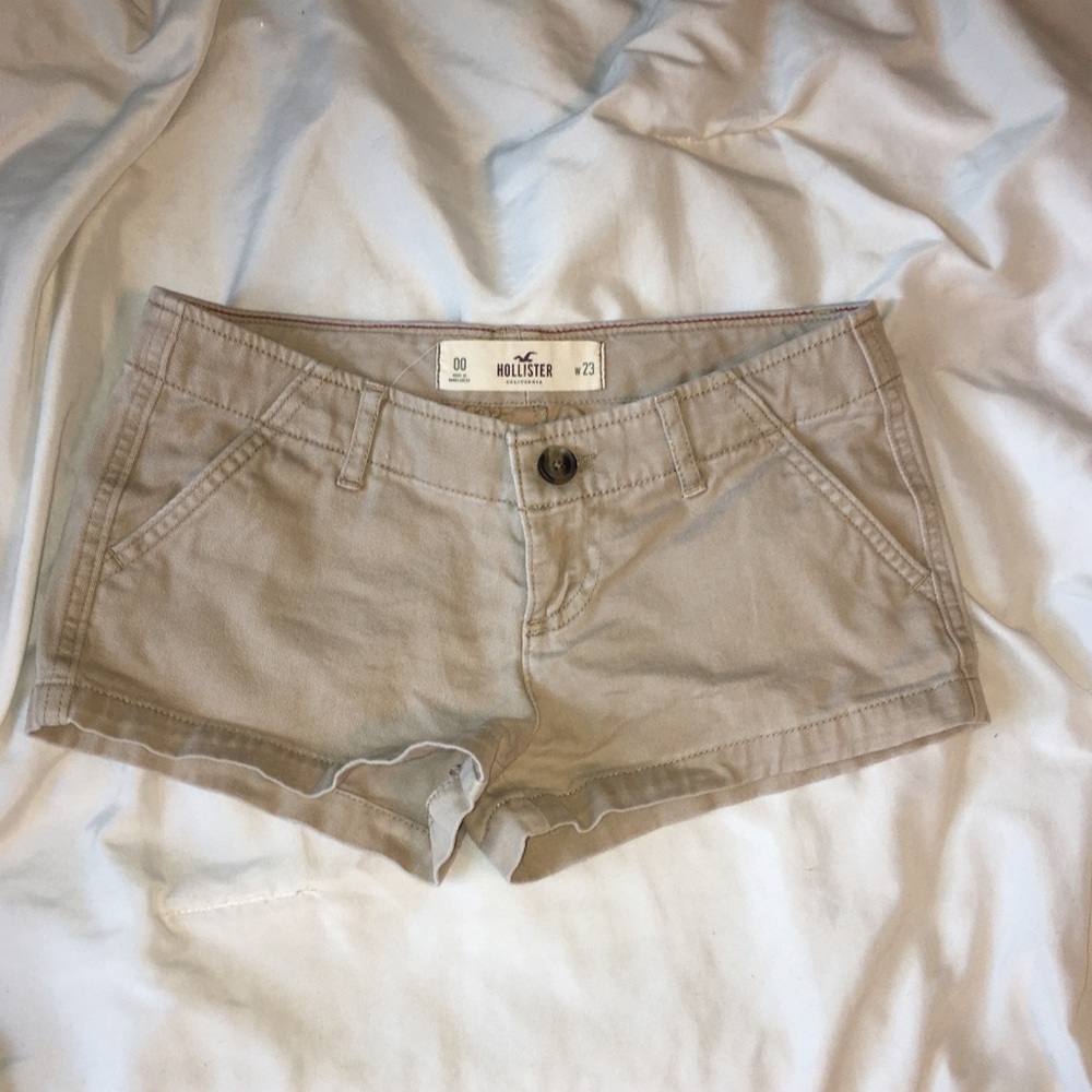 00 Hollister Khaki Shorts Tan
