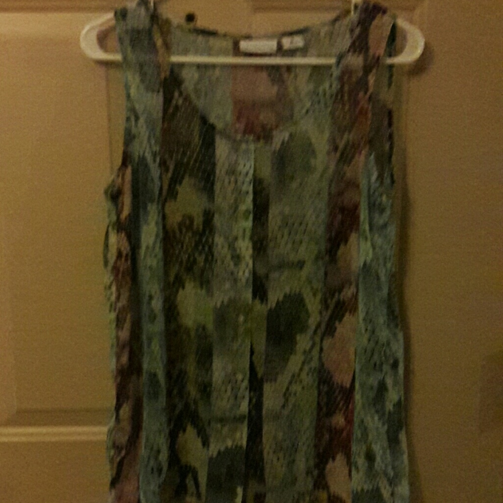 Sleeveless blouse