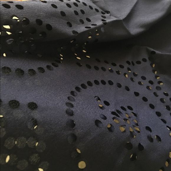 ✨Navy Off The Shoulder Eyelet Style Top✨ - Picture 6 of 7