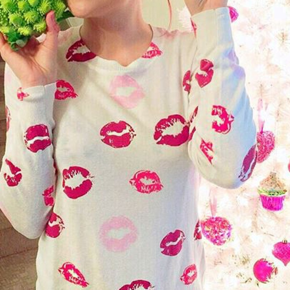 Forever 21 Lips Scoop neck Sweater