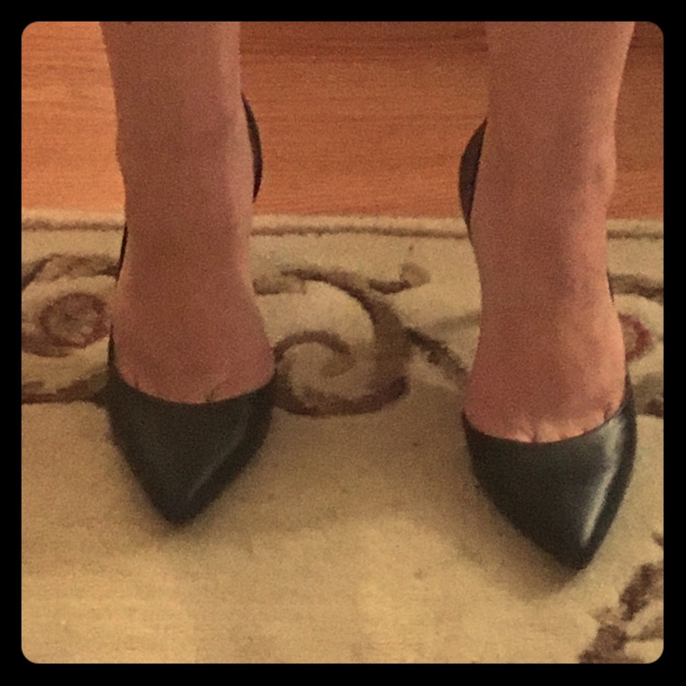 Chic and classy pointed toe heels!