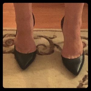 Chic and classy pointed toe heels!