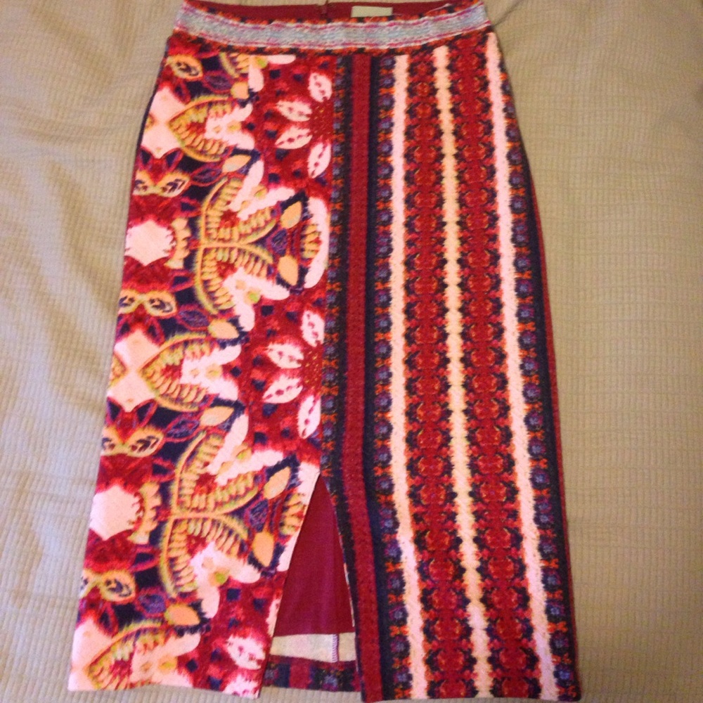 Maeve skirt with front slit and back zipper