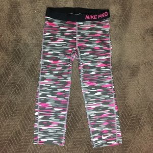 Nike Bottoms - Cropped leggings Nike Bottoms - Cropped leggings