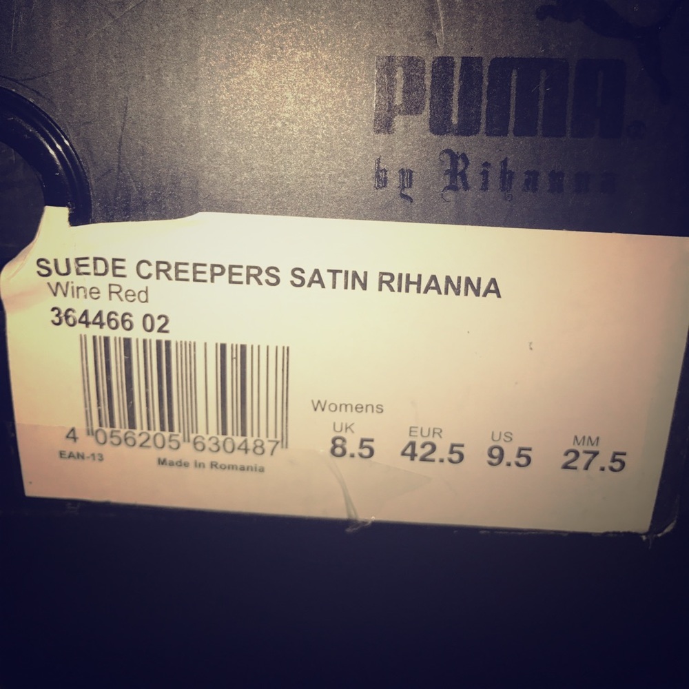 Woman Rihanna pumas size 9'5