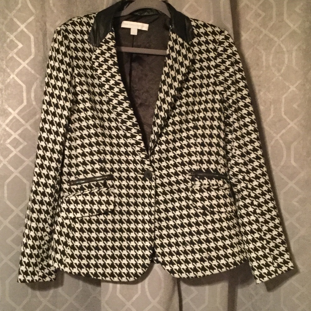 Houndstooth Blazer with Faux-Leather Collar