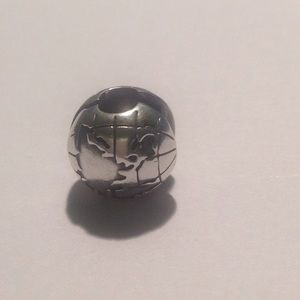Globe Clasp PANDORA charm