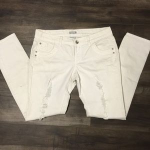 White skinny jeans