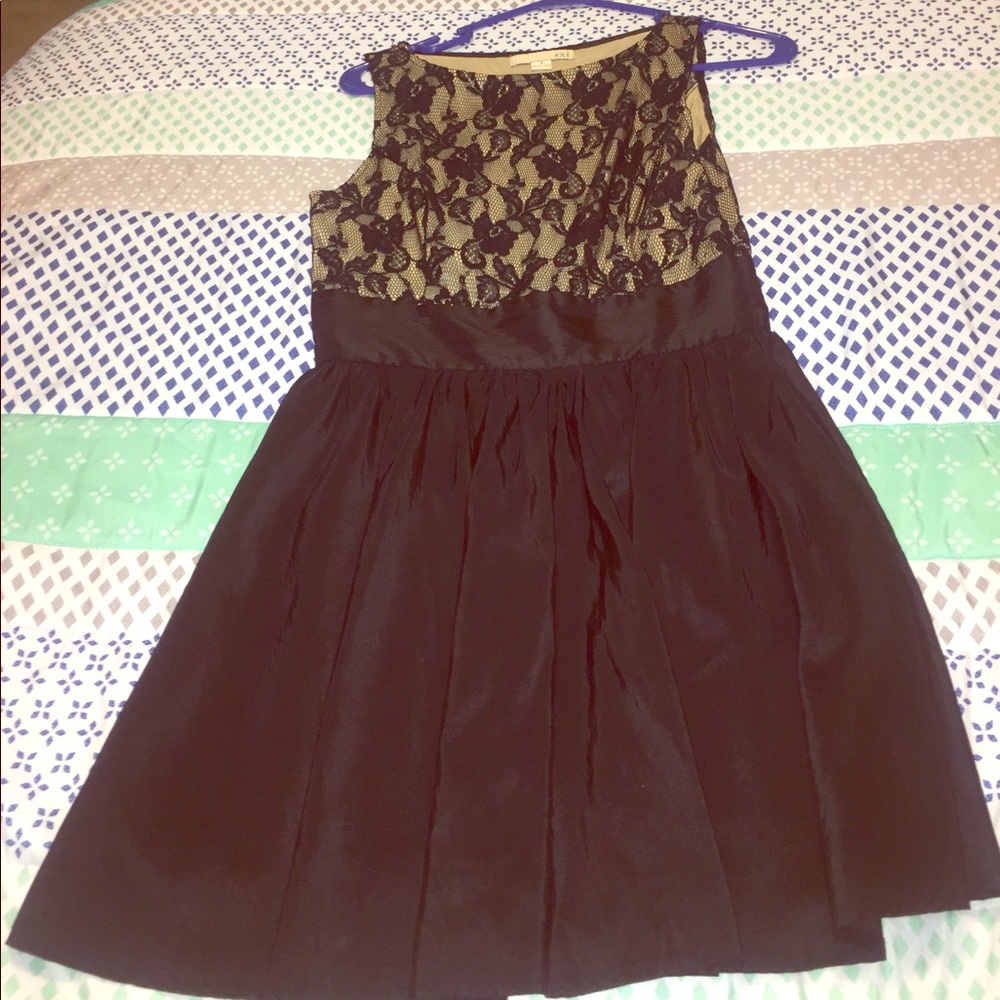 Black and creme dress