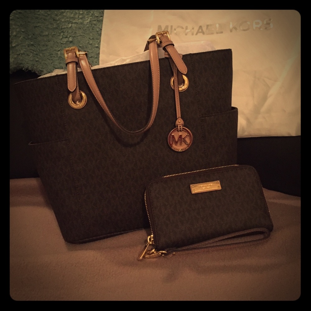 MK SIGNATURE TOTE JETSET