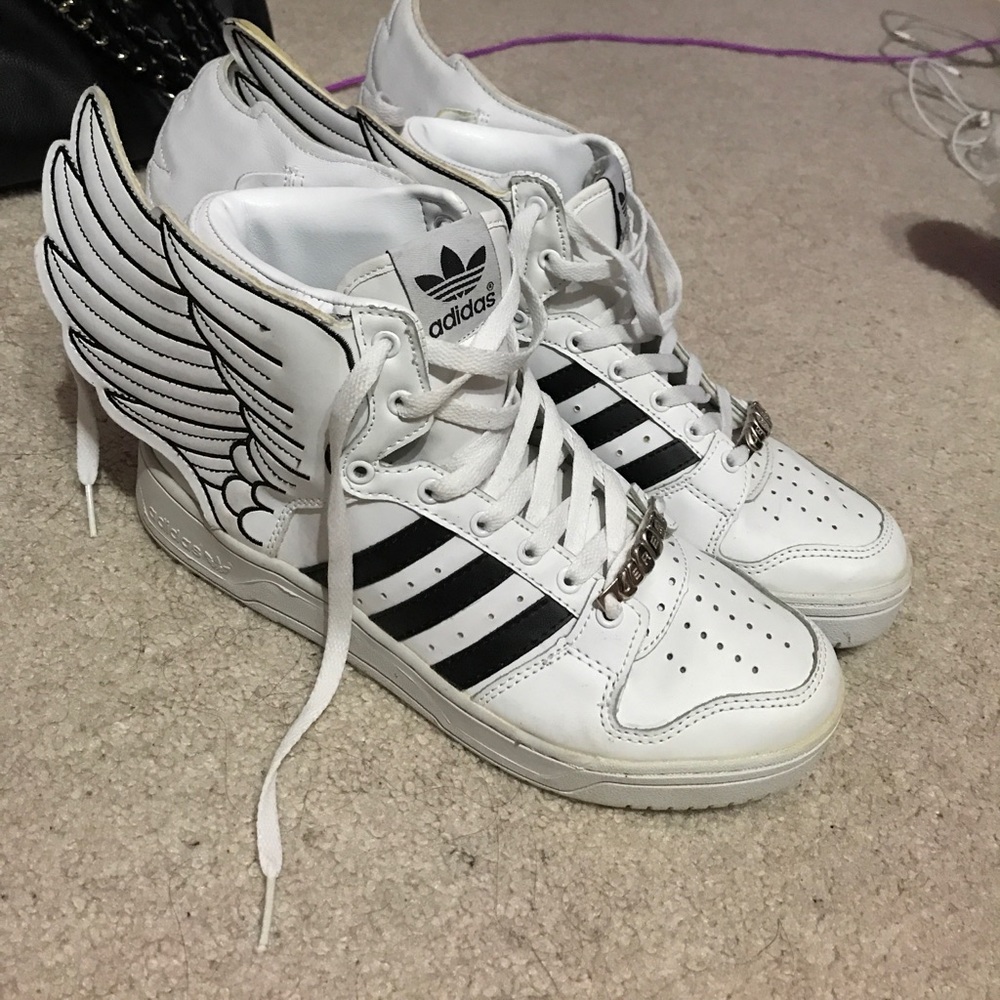 JEREMY SCOTT x ADIDAS SUPERSTAR WINGS
