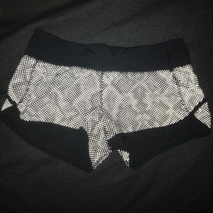 Black reflective lulu lemon size 6 shorts