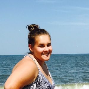 Meet your Posher, Laci