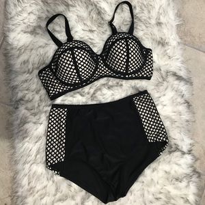 BLACK CUTOUT BIKINI TOP NWOT