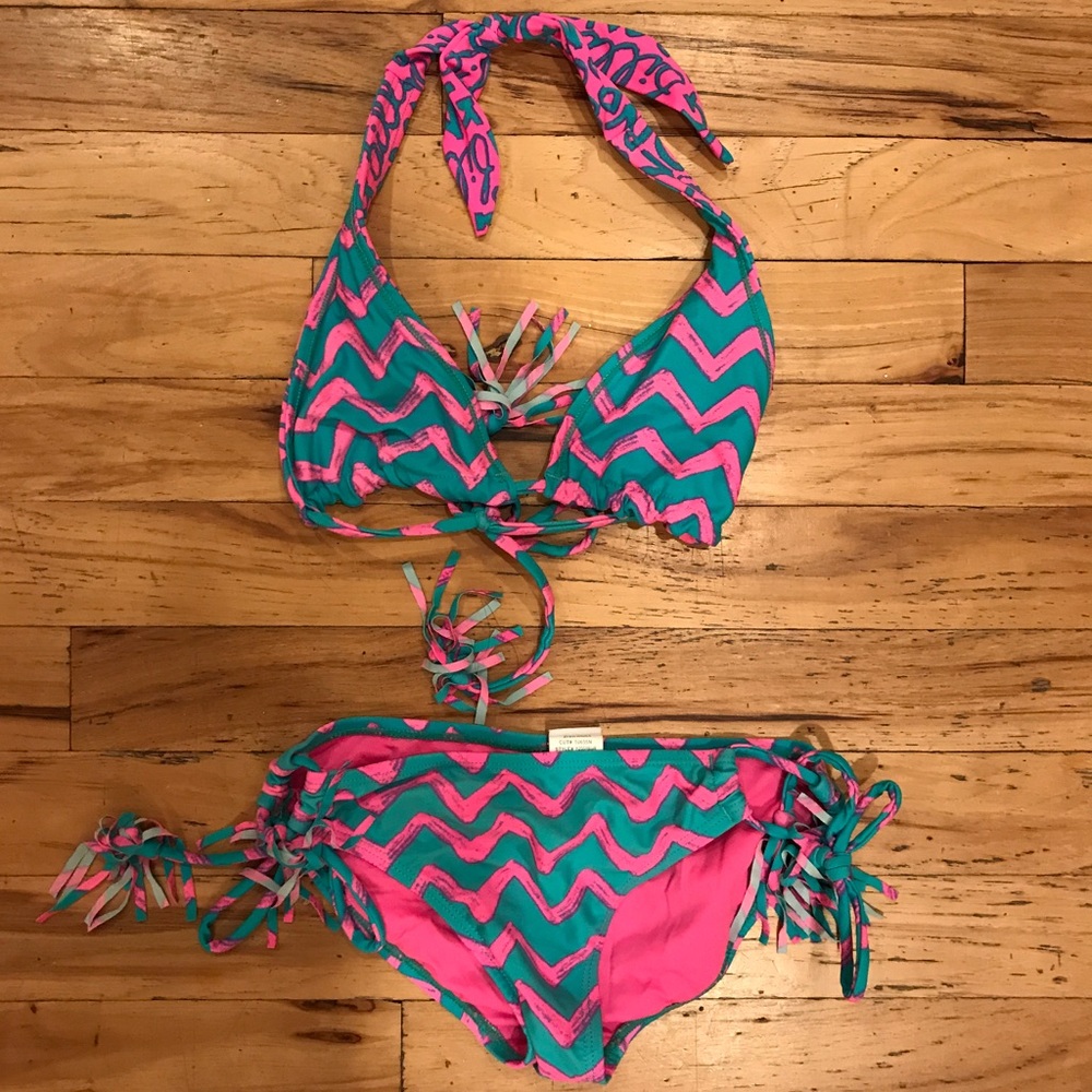 Girls size 7 Billabong swimsuit.