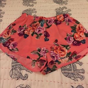 Beautiful floral shorts (: