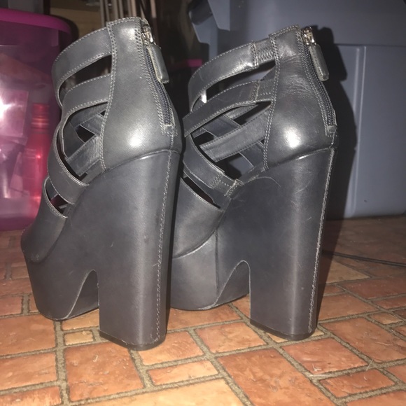 BCBG Midnight black platform.block heels - Picture 3 of 5