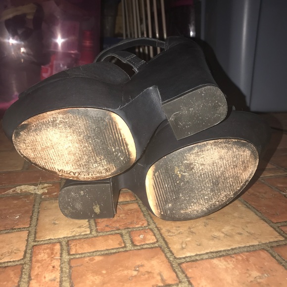 BCBG Midnight black platform.block heels - Picture 5 of 5