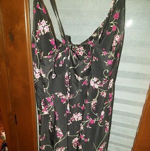 Very cute fitted Floral Express dress