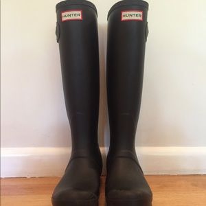 Hunter black rainboots