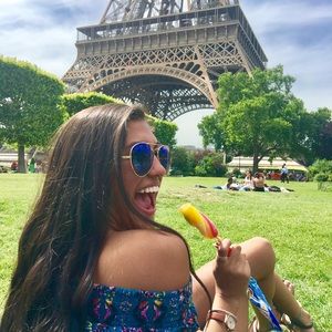 Meet your Posher, Reeya