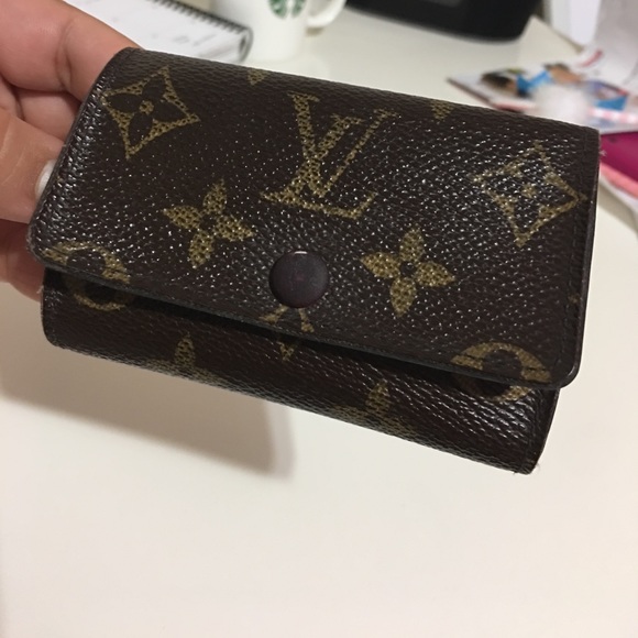 Louis Vuitton Handbags - 6 Key Holder in the Monogram Canvas (Fuchsia)