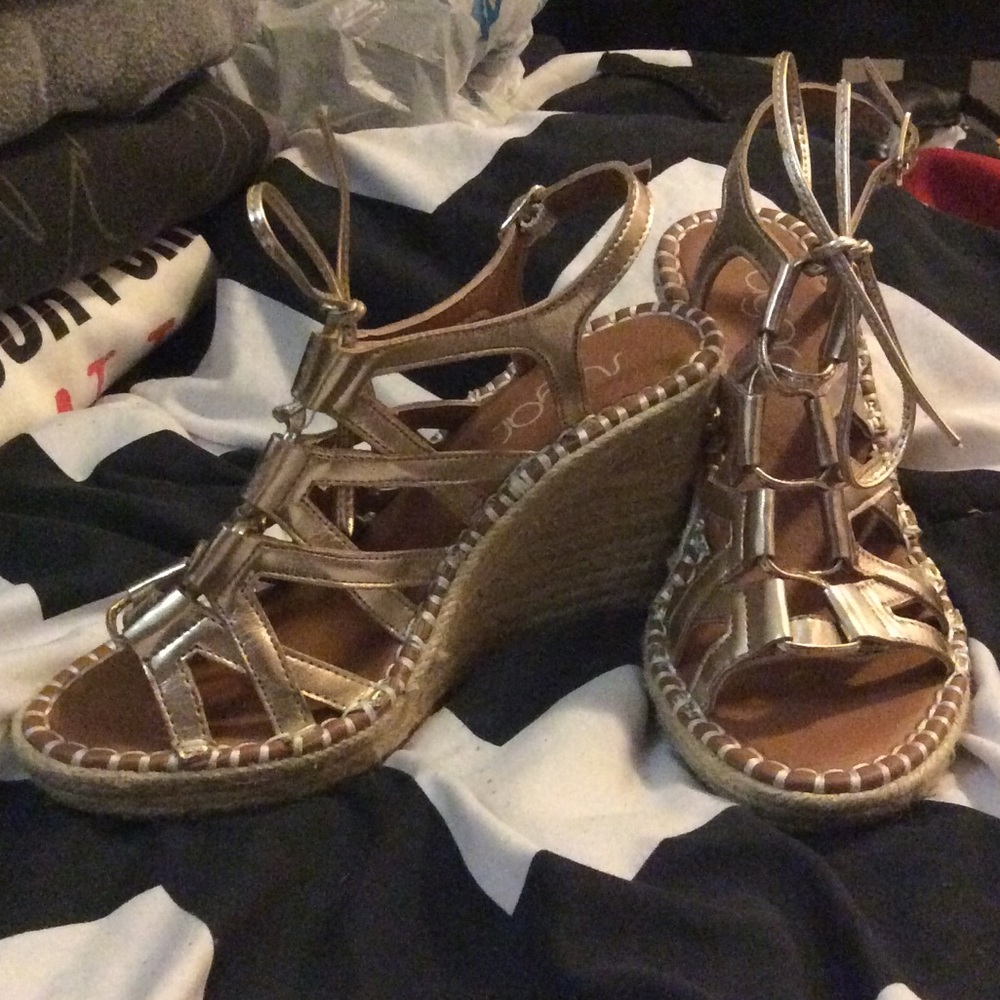 Gold Wedges