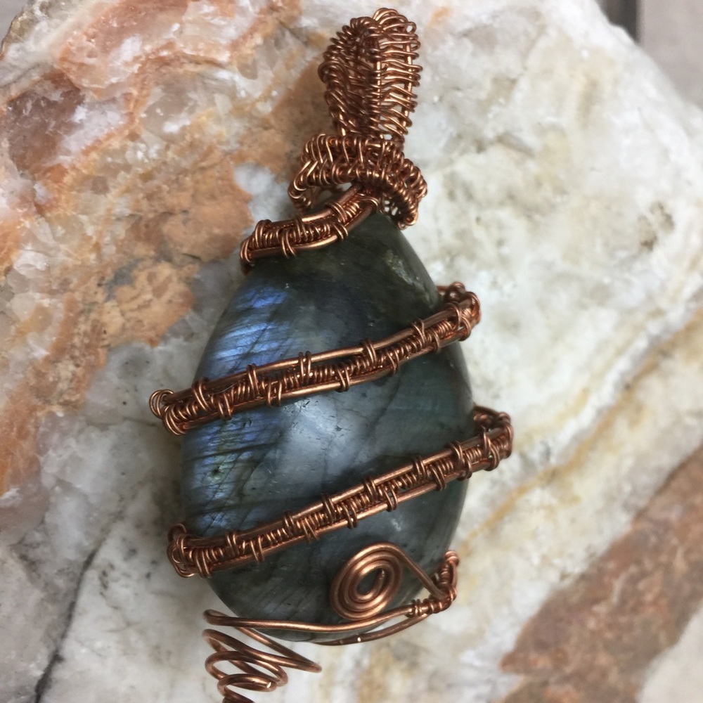 Labradorite pendant