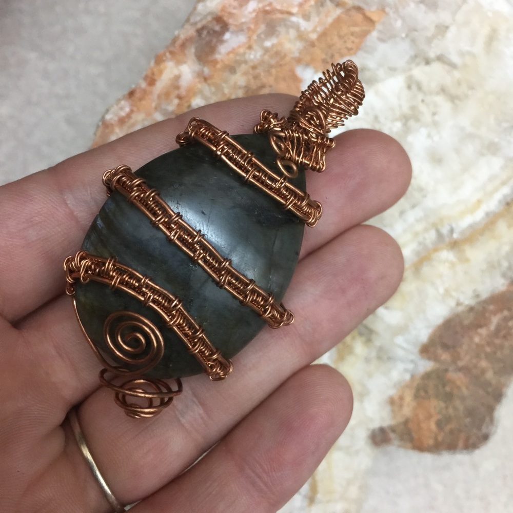 Labradorite pendant - Picture 2 of 4