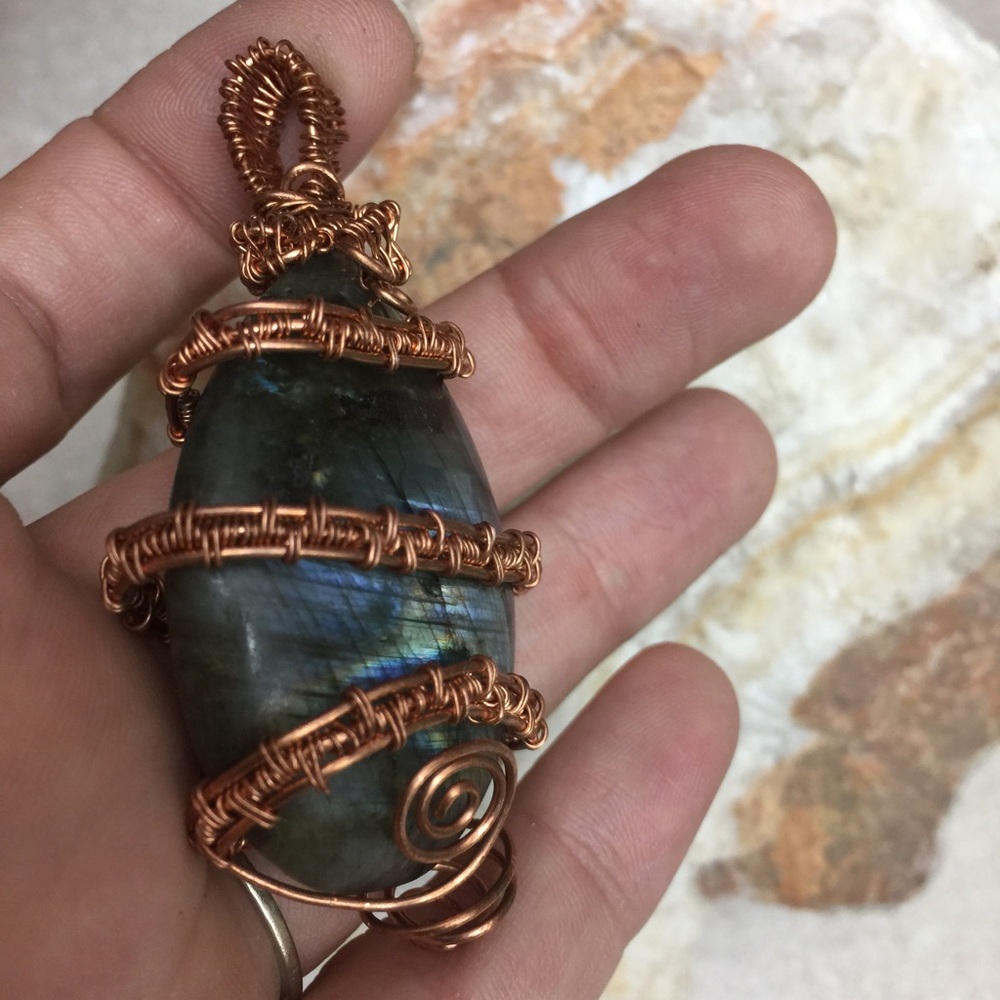 Labradorite pendant - Picture 3 of 4
