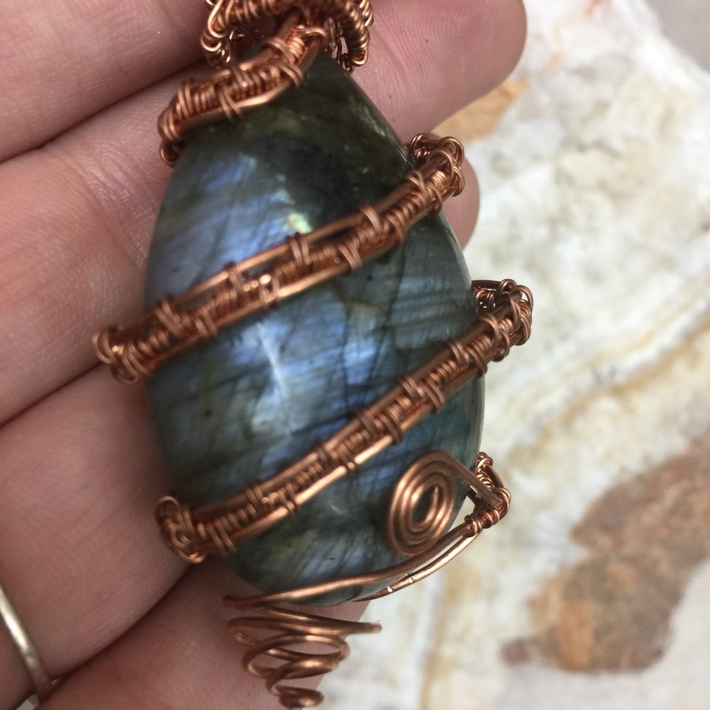 Labradorite pendant - Picture 4 of 4