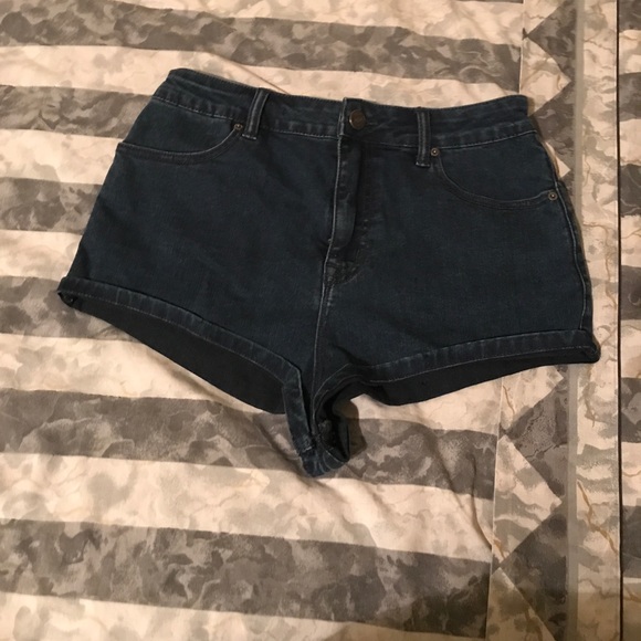 Jean short - Picture 1 of 2