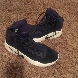2016 Women's Nike Hyperdunks size 10