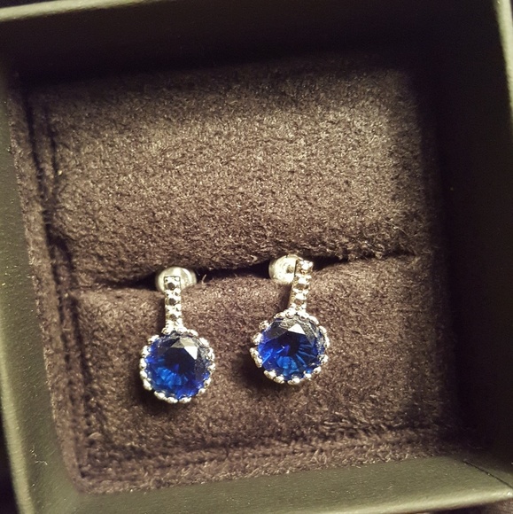Brilliant Sapphire Blue Earrings - Picture 2 of 3