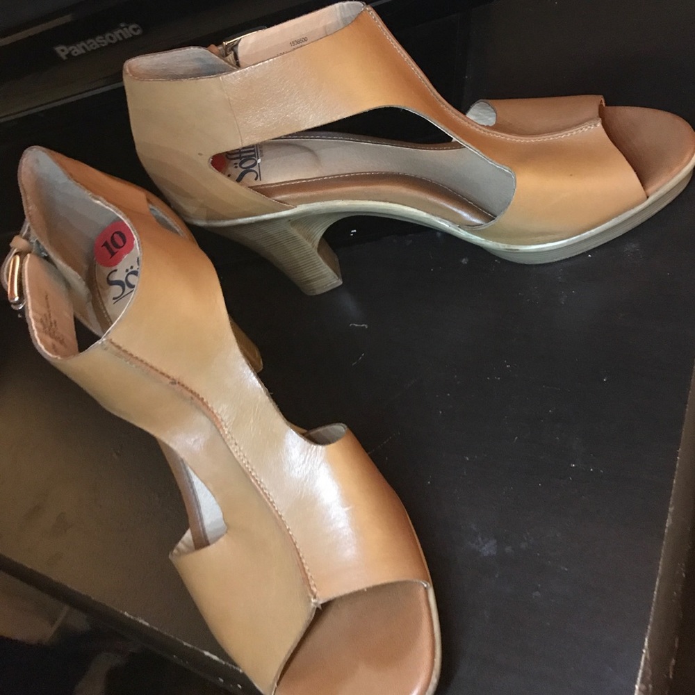 Tan sofft heels