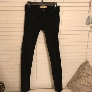 BLACK SKINNY JEANS