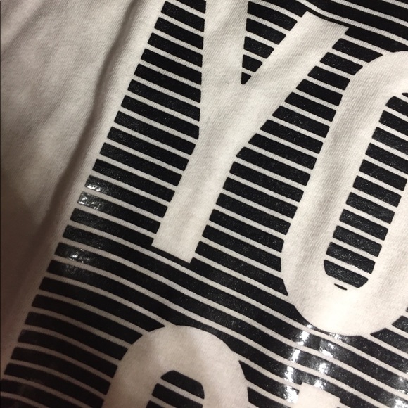 NWOT NEW YORK CITY Aeropostale crop top - Picture 3 of 3