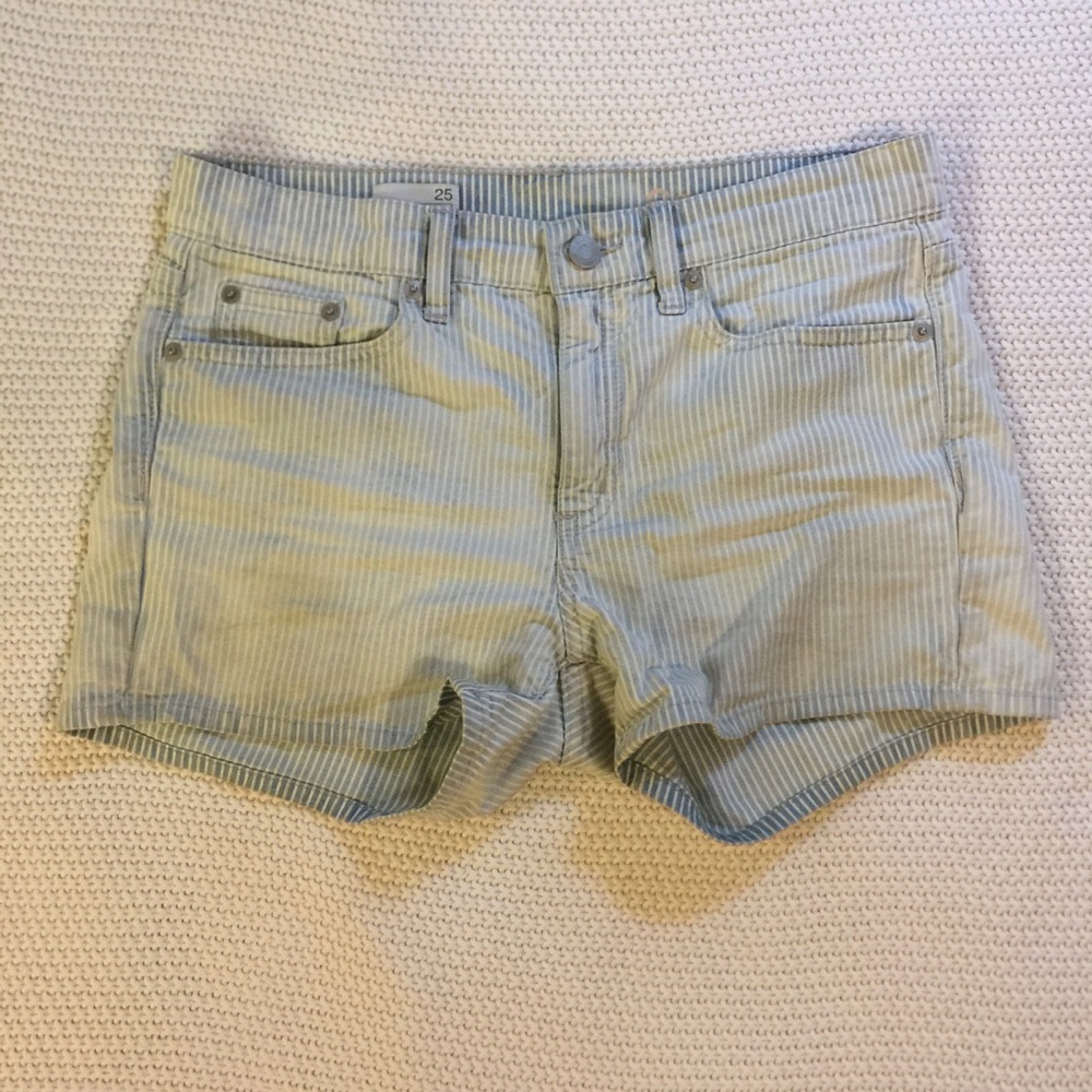 GAP short shorts size 25 blue and white stripes