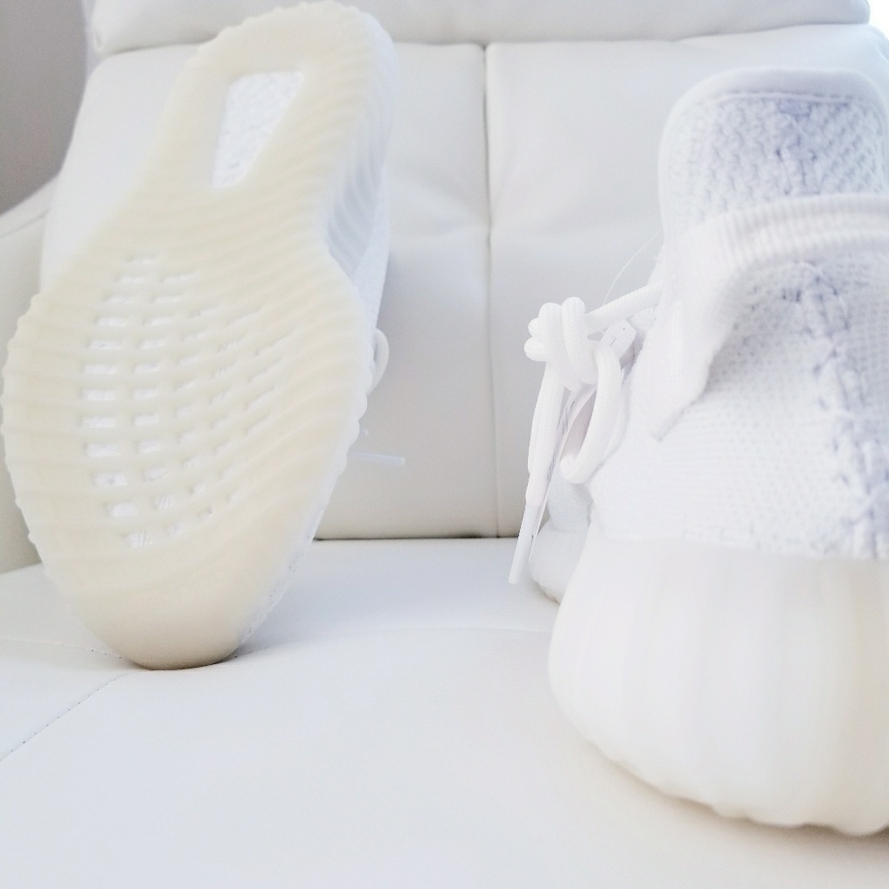 Yeezy Cream White V2