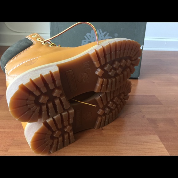 New Timberland Leather Construction Boot - Picture 4 of 6